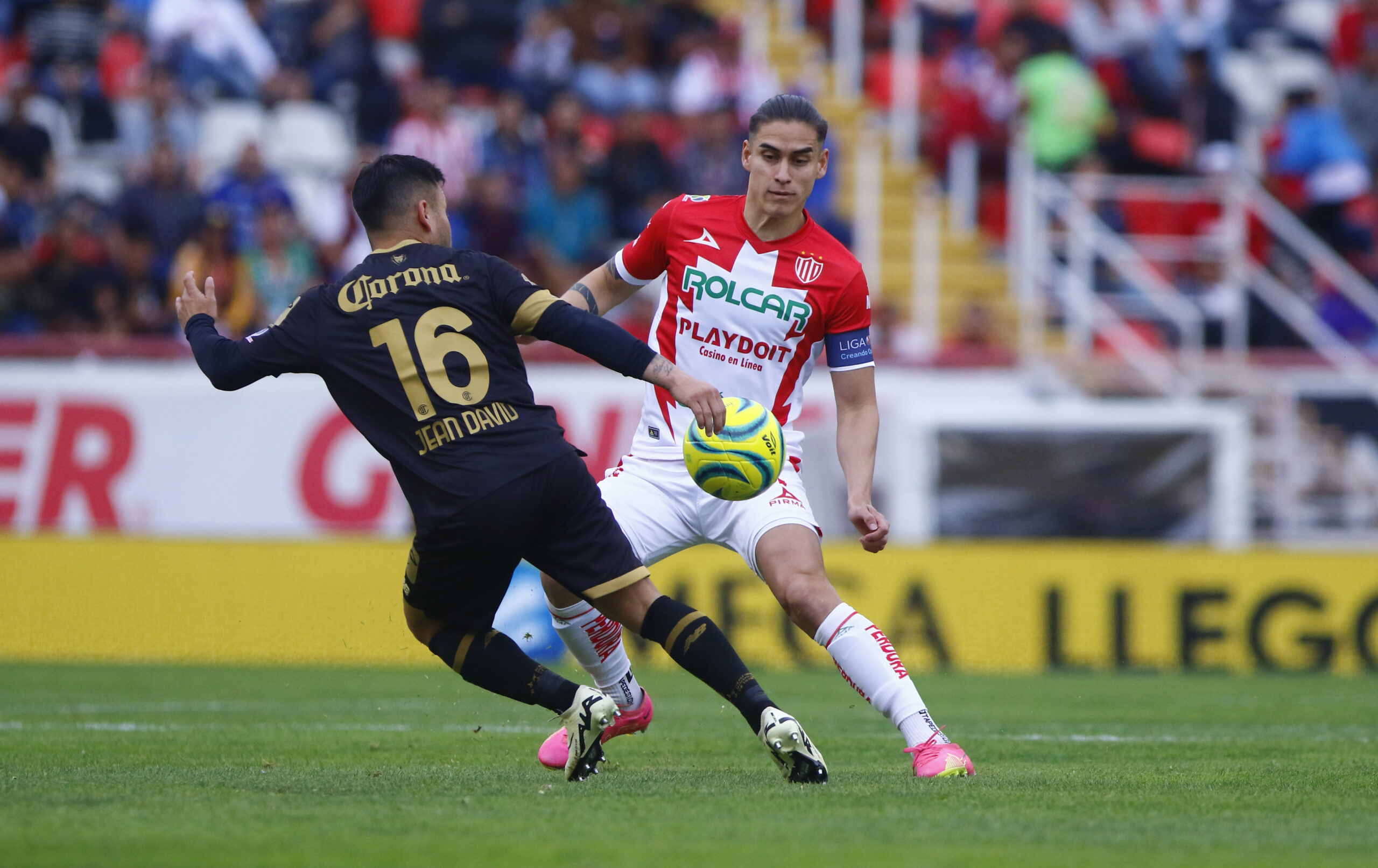 Empate emocionante entre Necaxa y Toluca: Un duelo de volteretas en el Estadio Victoria