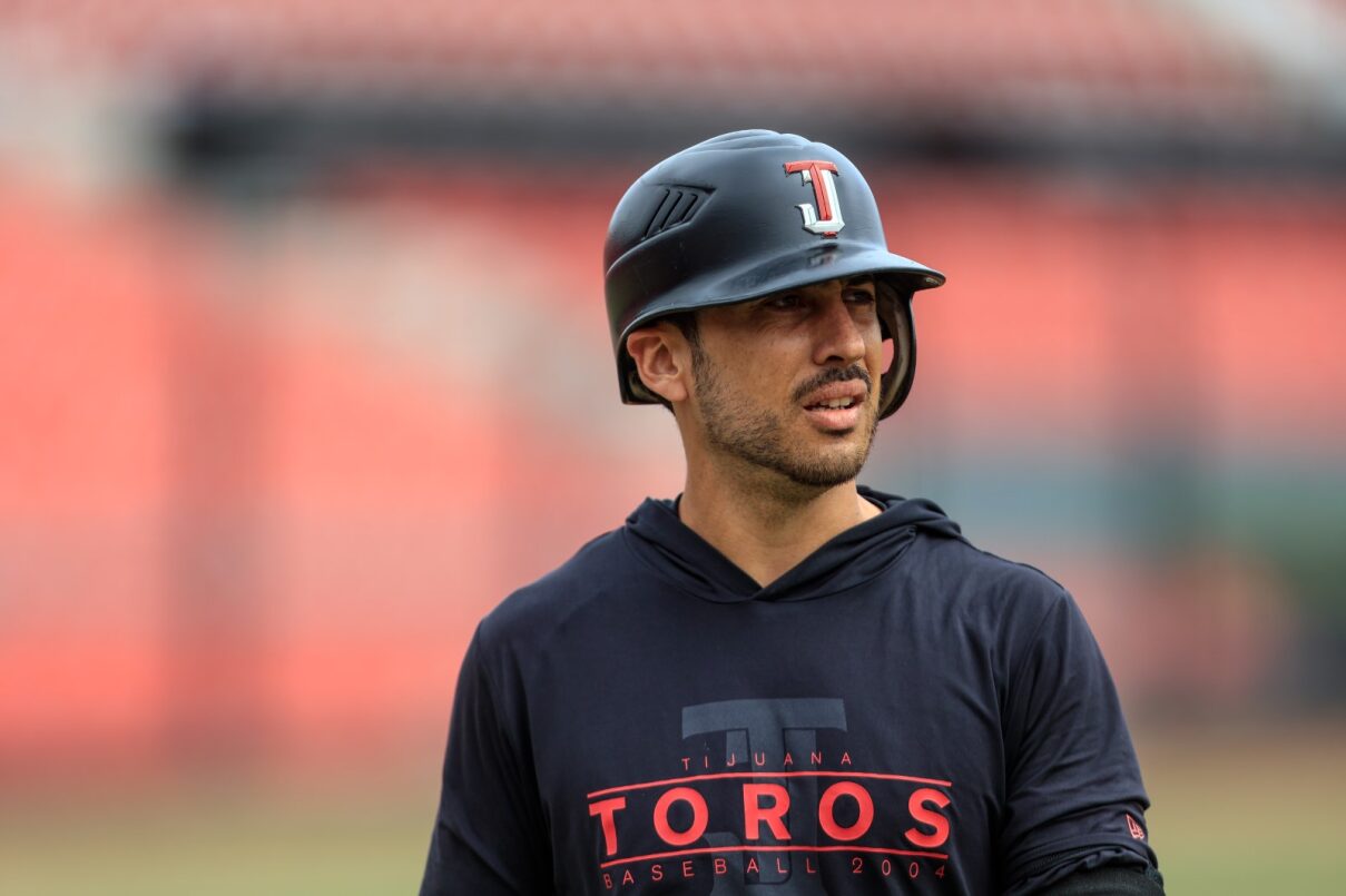 Isaac Rodríguez, destacado segunda base de los Toros de Tijuana, lidera numerosas estadísticas ofensivas en la historia del equipo