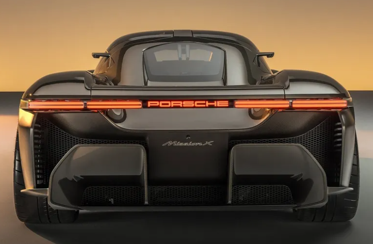 ¿El siguiente hito de Porsche? El Mission X promete revolucionar la industria de los hipercoches con su enfoque completamente eléctrico y de alto rendimiento.